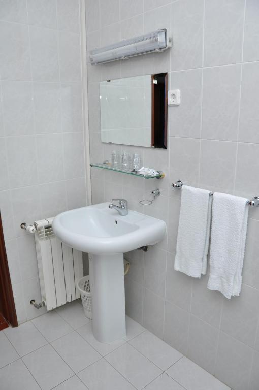 Hotel Rota Malhoa Figueiro Dos Vinhos Ruang foto