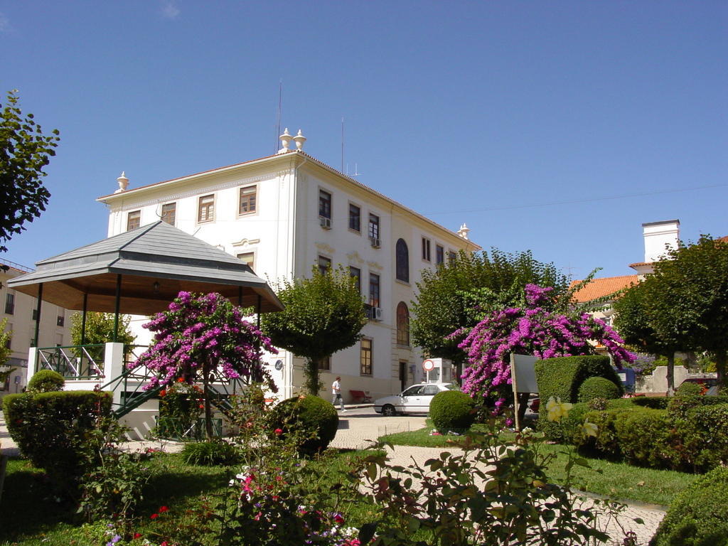 Hotel Rota Malhoa Figueiro Dos Vinhos Bagian luar foto